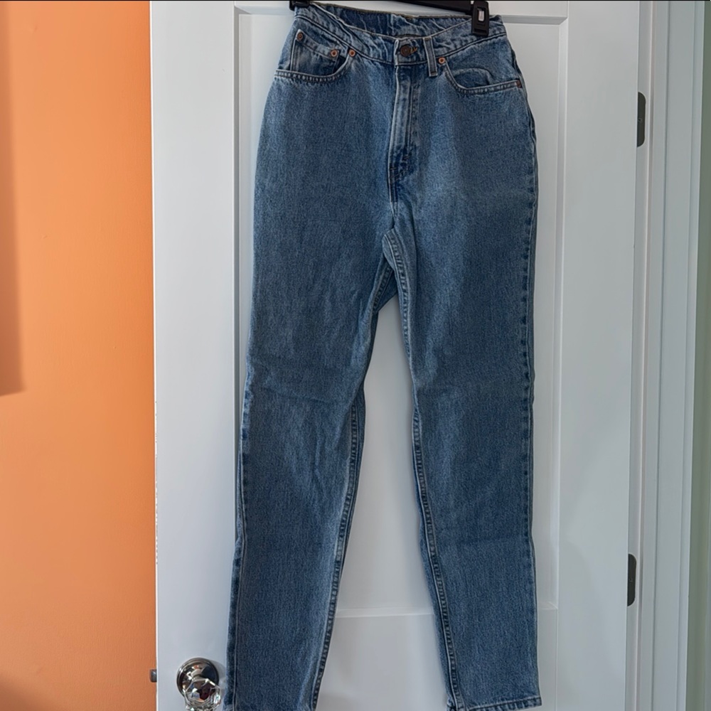 Levi's Classic Blue Straight Leg Jeans Timeless Style